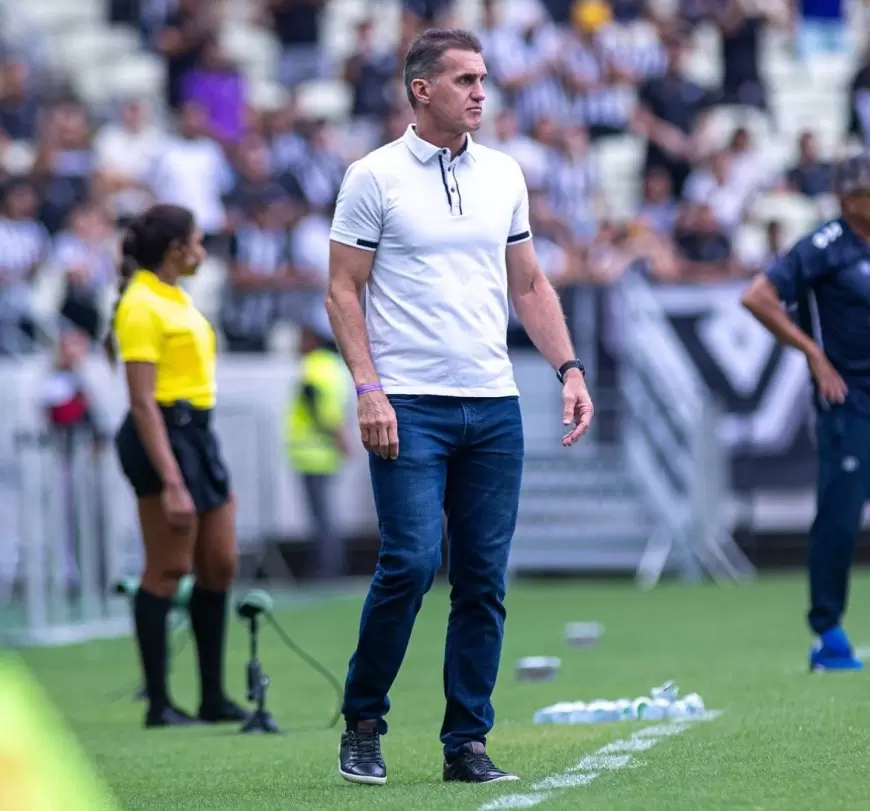 Vagner Mancini deixa o Ceará após sequência sem resultados na Série B